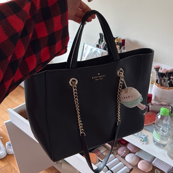 90% new Kate spade bag. - Picture 1 of 2